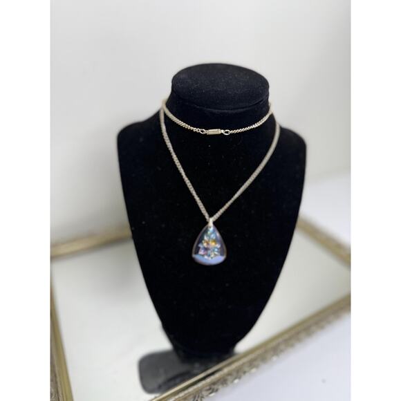 Vintage Orchid Flower Intaglio Glass Pendant with Iridized Finish - 1950's Mid - Picture 4 of 9